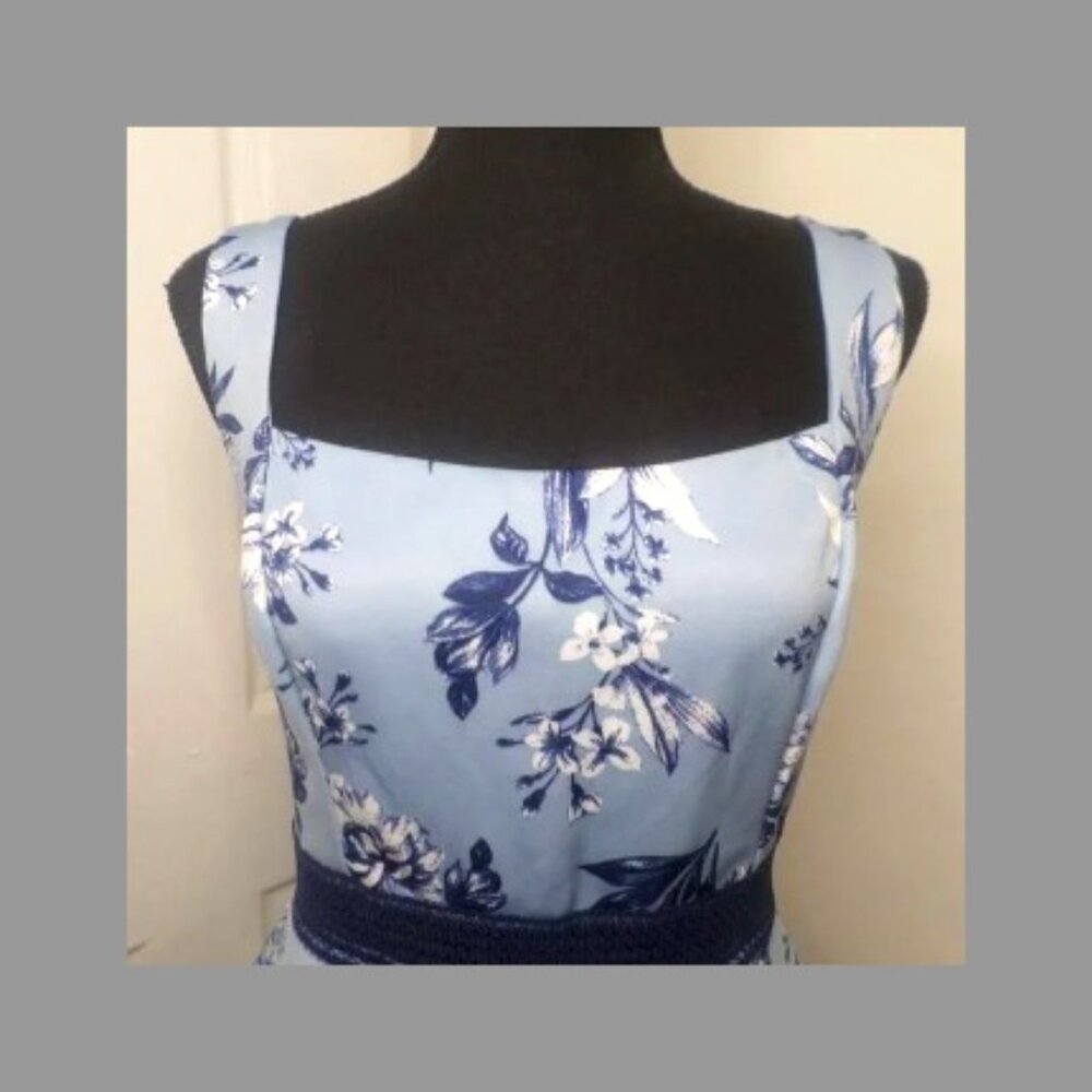 City Triangles Blue Floral Print Fit to Flare Junior Dress Size 15.